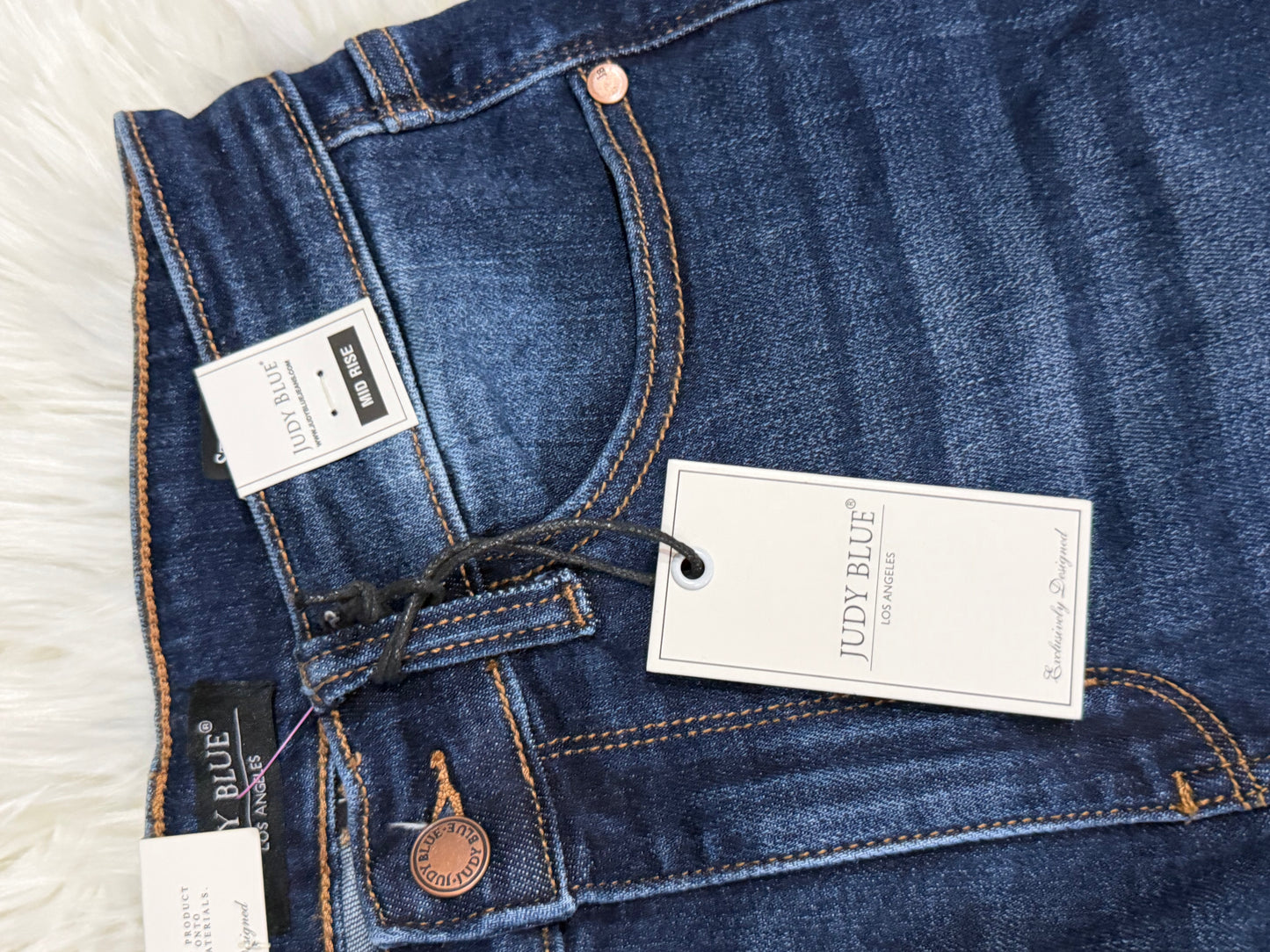 Judy Blue Non-Distressed Straight Fit Jeans
