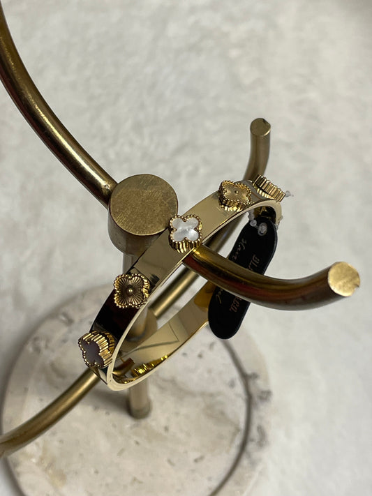 Gold Bracelet with Quatrefoils