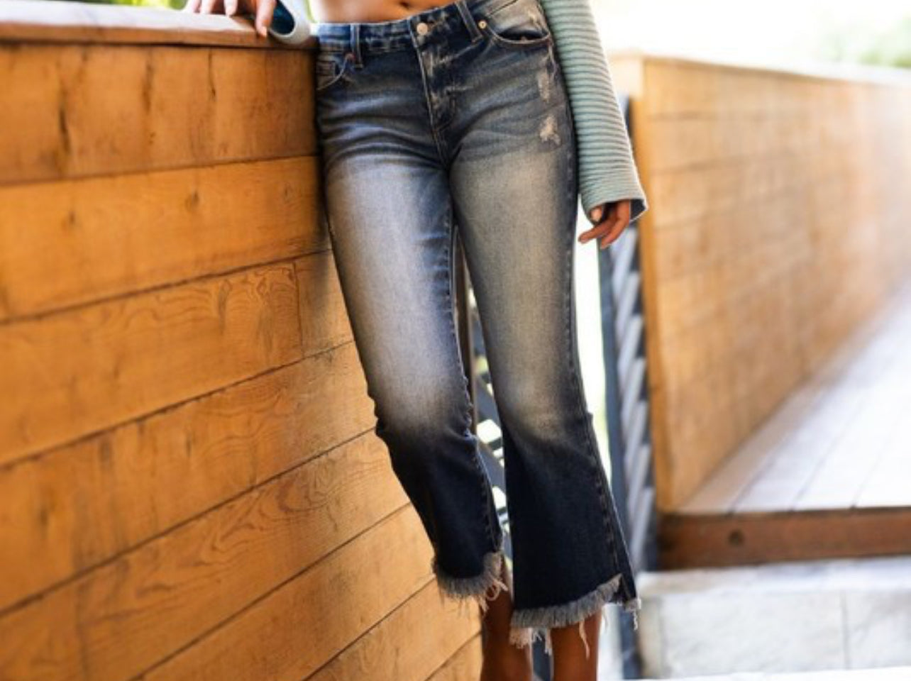 Stretch flare with frayed hem jeans