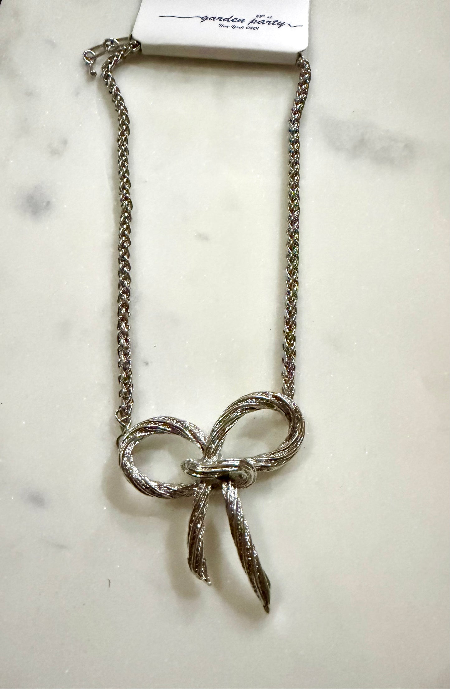 Bow Necklace