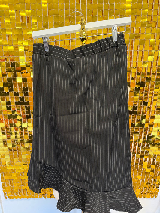 Black Diagonal Bottom pinstripe skirt